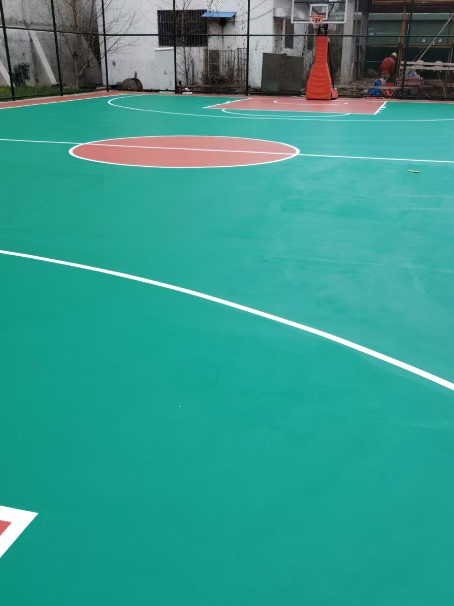 长安 球场长期使用易出现地面开裂